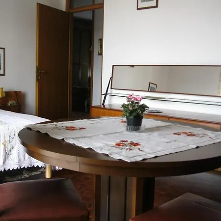 Bed and Breakfast La Casa Dei Pini à Malnate Extérieur photo